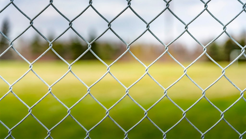 Drillbinders for wire fences.